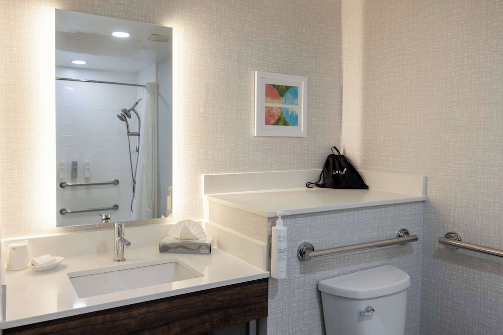 Hampton Inn & Suites Alpharetta Roswell - photo 40