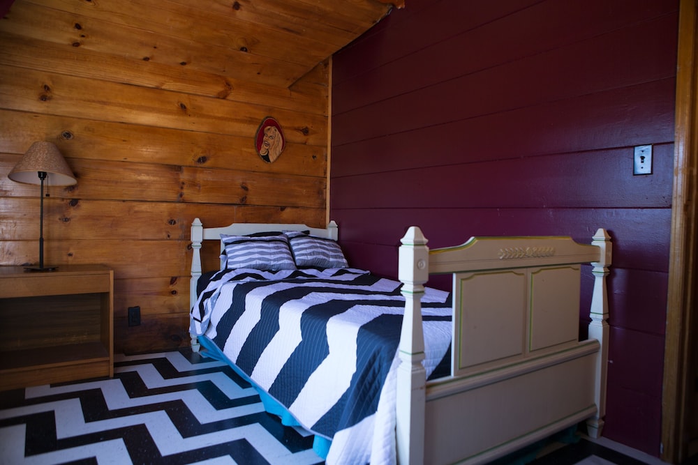 Hicksville Pines Chalets & Motel - photo 30