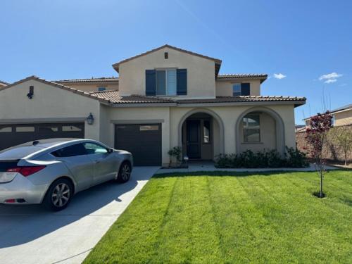 Elegant Retreat With Private Luxurious Gen Suite 21123758 — Menifee