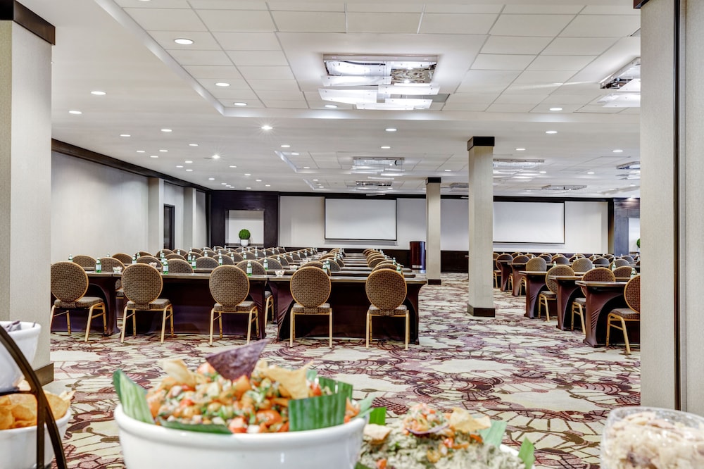 Crowne Plaza Houston Galleria Area by IHG - photo 103