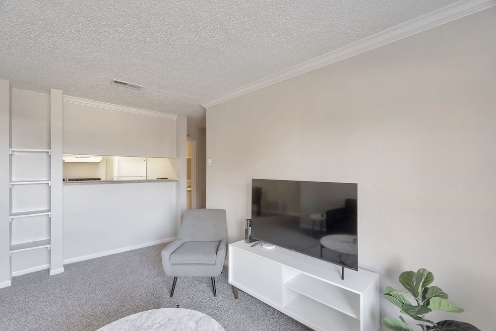 Relaxing Quaint 1BR in Heart of Midland - photo 19