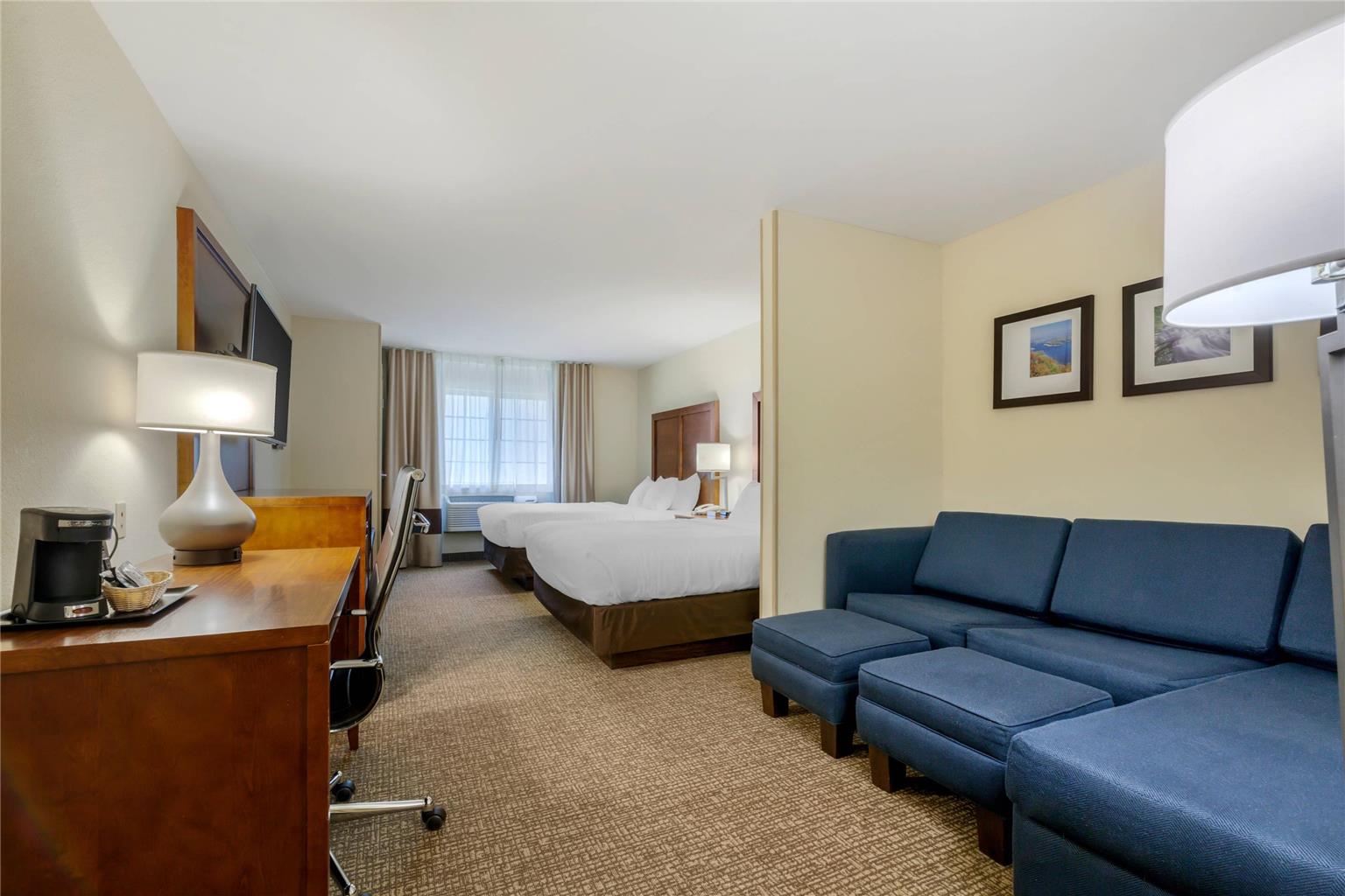 Comfort Suites Johnson Creek Conference Center - photo 19