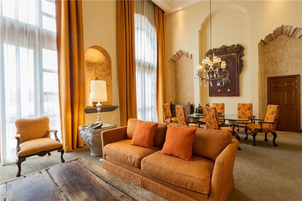 Presidentail Suite living room