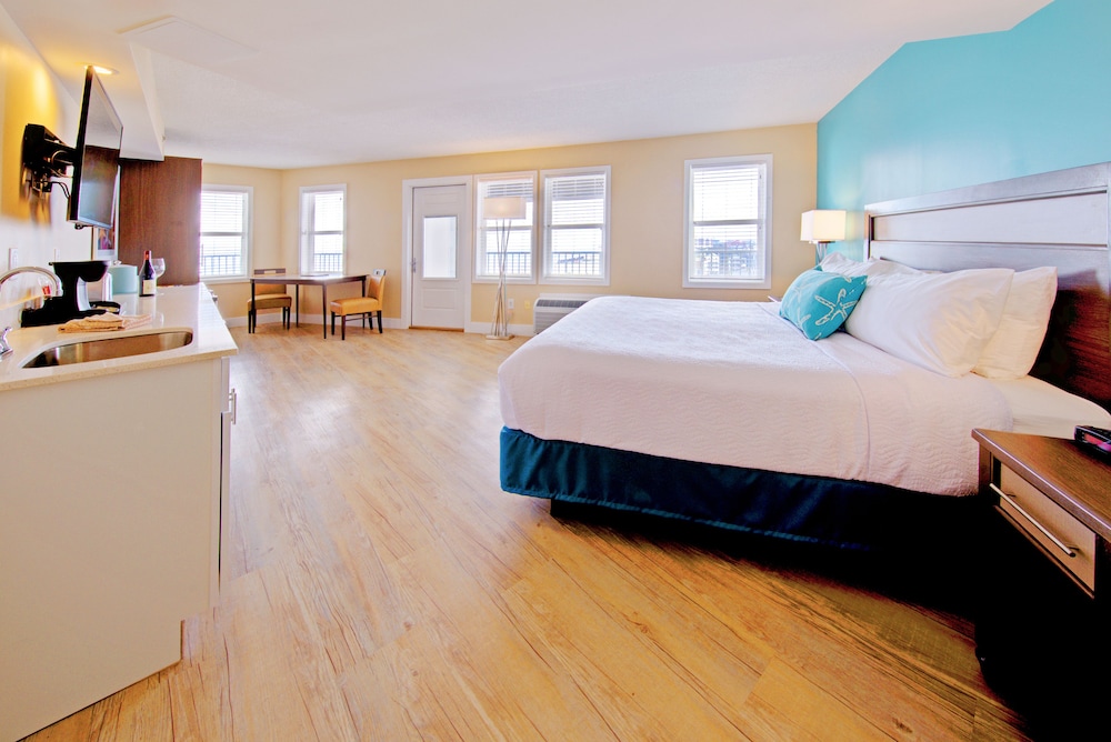 Commander Hotel & Suites - photo 15