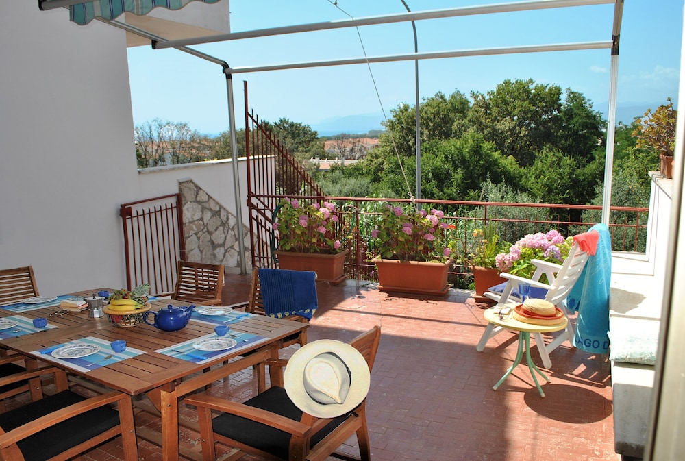 Villa Lina A 500 Mt Dal Mare — 4-Star Luxury Hotel in Sperlonga, Italy