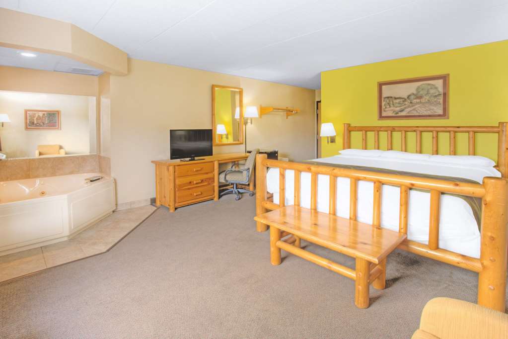 Super 8 By Wyndham Davenport - photo 10