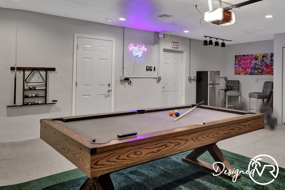 8BR Resort with Pool & Tons of Games 22 Guests - photo 58