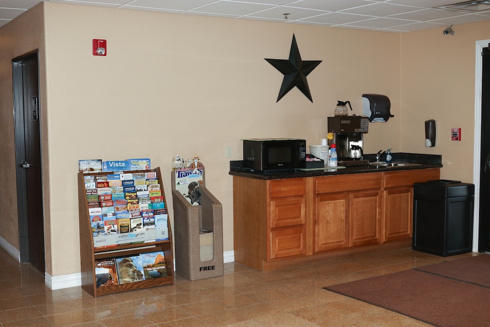 Travelodge by Wyndham Gillette - photo 3