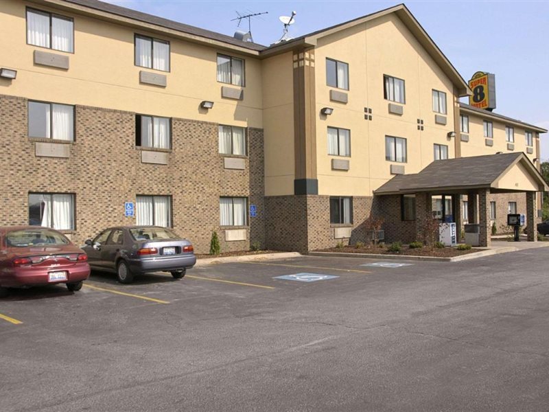 Super 8 by Wyndham Hammond North - featured photo