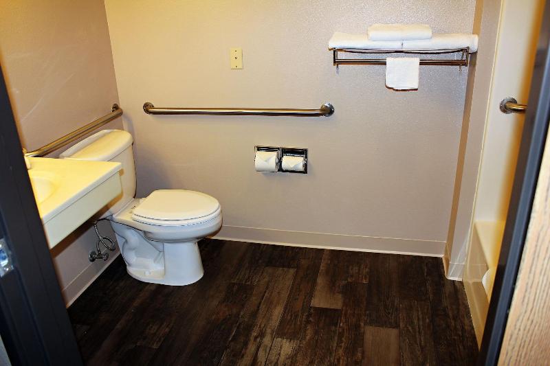 Capri Inn and Suites of Beatrice - photo 20