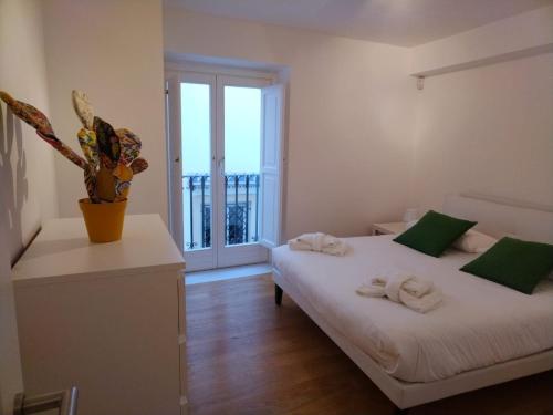 Central Flat — 4-Star Luxury Hotel in Palermo, Italy