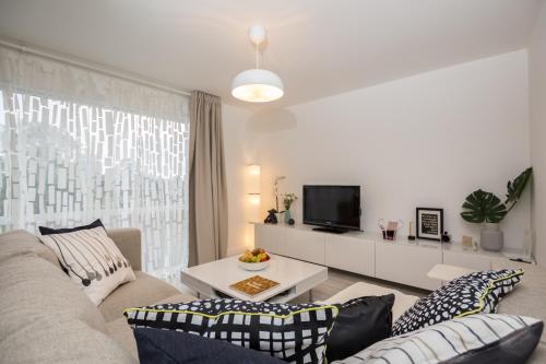 Stylish and Cosy 1 BDR Apt Ealing Broadway — 4-Star Luxury Hotel in London, United Kingdom