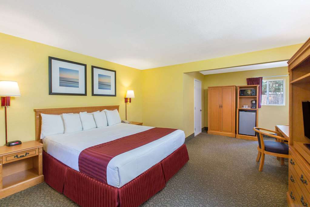 Days Inn by Wyndham Redwood City - photo 10