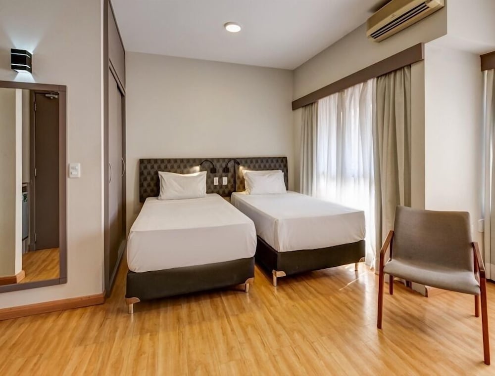 Quality Hotel Paulista Sao Paulo — 4-Star Luxury Hotel in Sao Paulo, Brasil