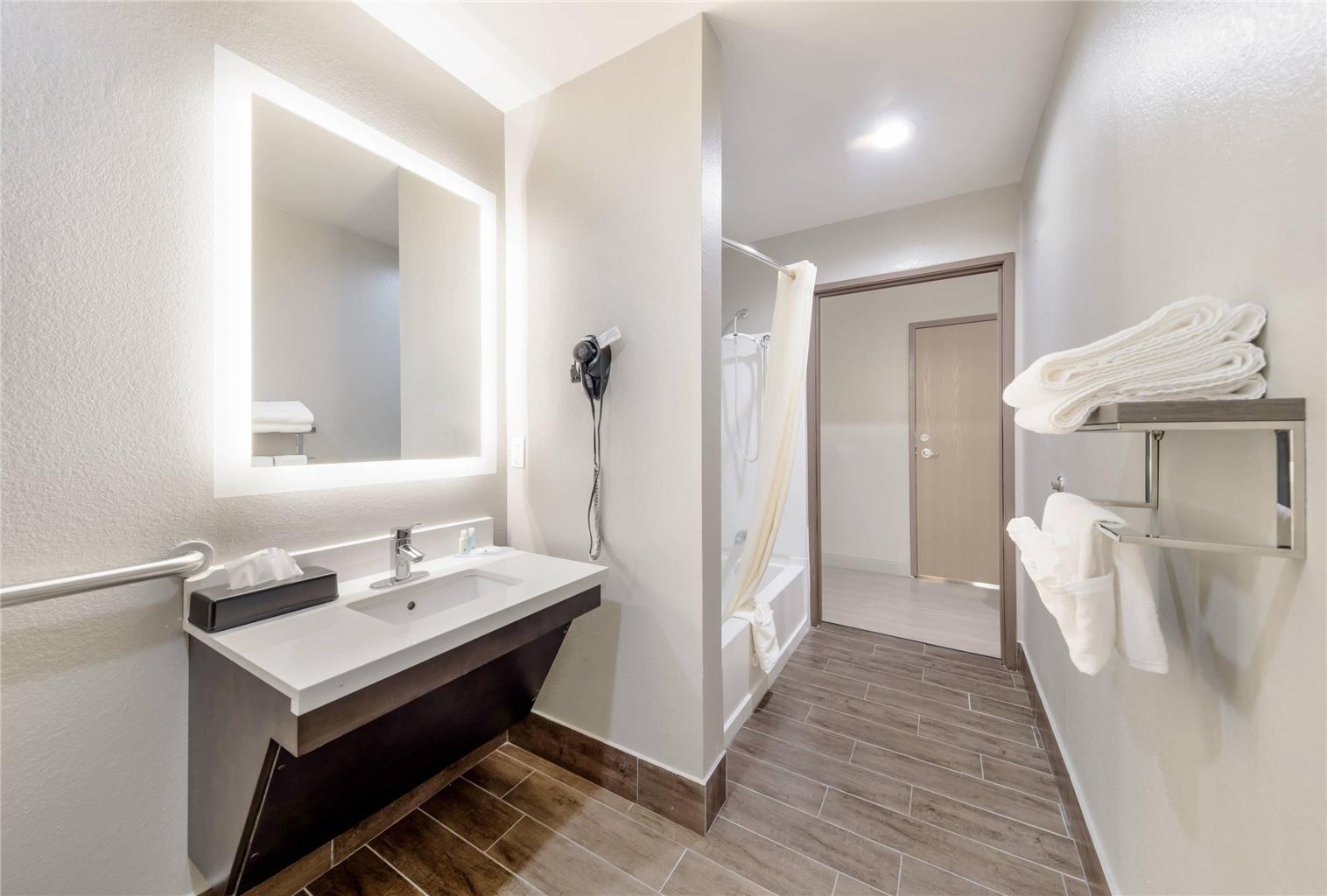 Quality Inn & Suites North Mesquite I 30 - photo 16