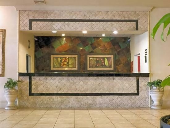 Regency Hotel & Conference Center - photo 8