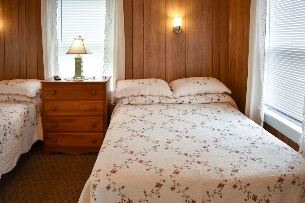 Shorelands Guest Resort and Cottages - photo 8