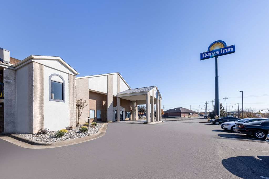 Days Inn by Wyndham Mooresville Lake Norman - photo 4