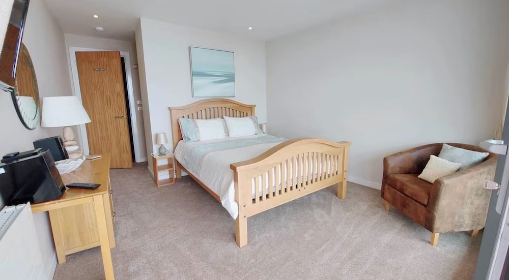 Seaside Bliss Retreat in Westward Ho — Bideford — photo 5