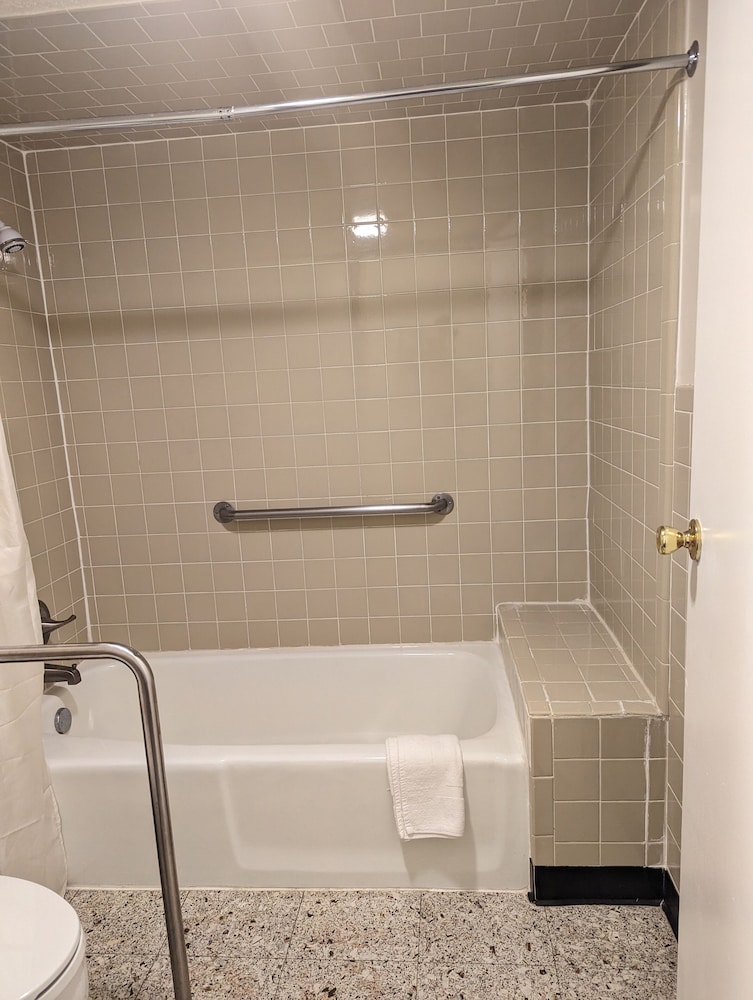 Luxury Inn - photo 14