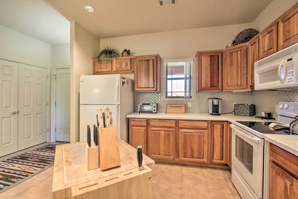 Scottsdale Condo w Balcony & Resort Amenities - photo 9