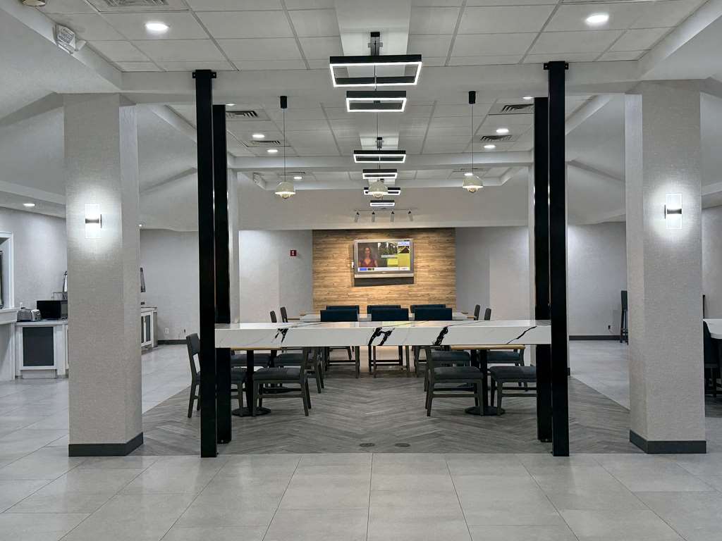 Quality Inn & Suites Baton Rouge West Port Allen - photo 28