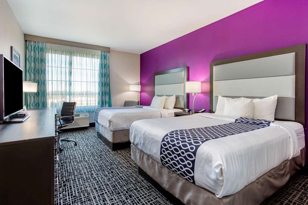 La Quinta Inn & Suites by Wyndham Springfield IL - photo 32