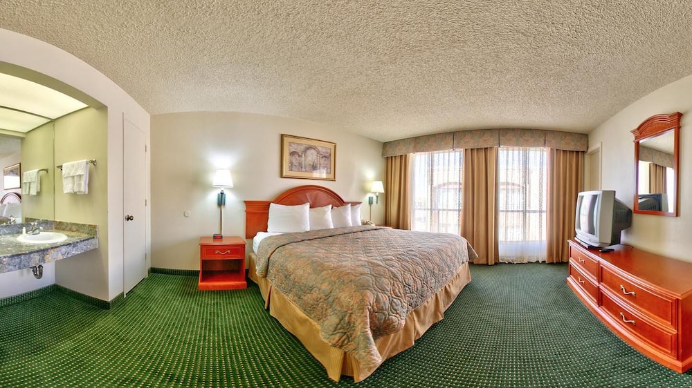 Barcelona Suites — Albuquerque — photo 4