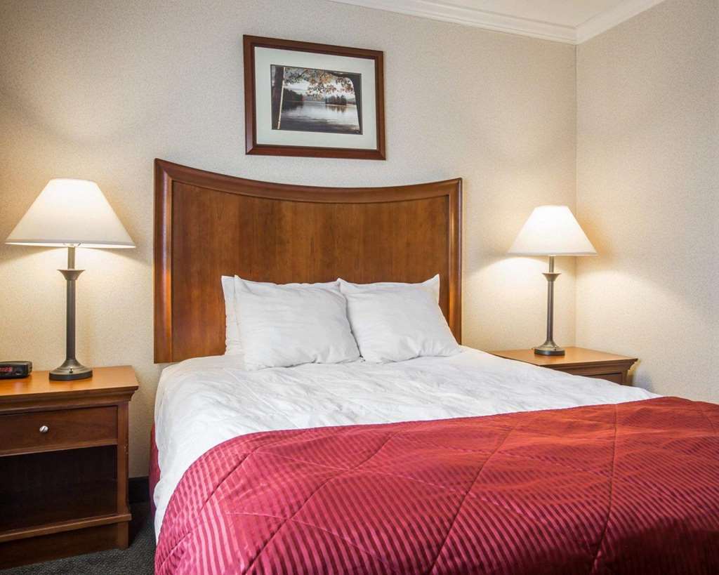 Clarion Inn & Suites at the Outlets of Lake George - photo 12