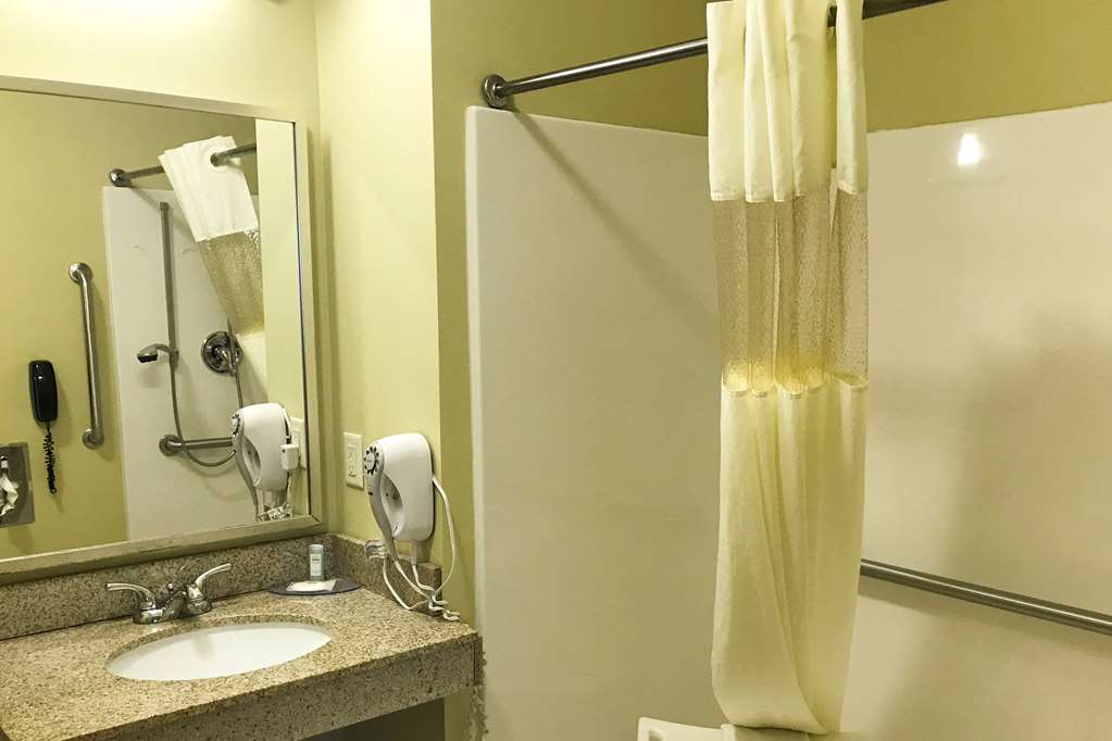 Suburban Studios Cedar Falls - photo 26