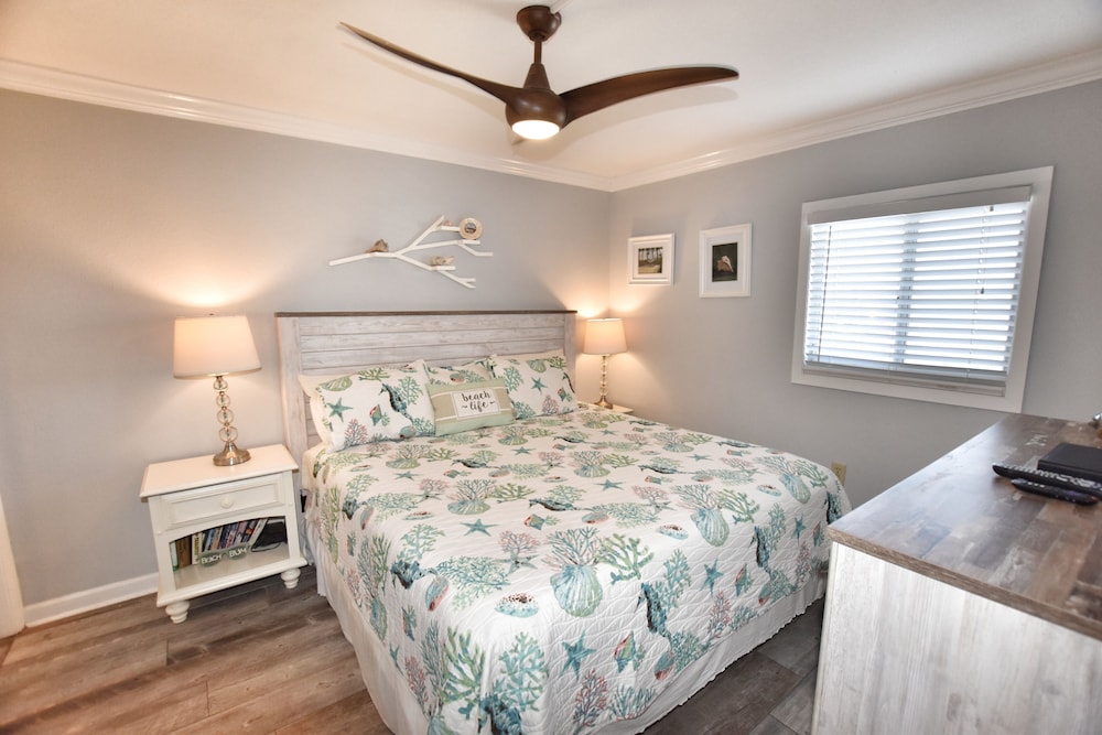 0309 Waters Edge Resort 1 Bedroom Condo by RedAwning - photo 3