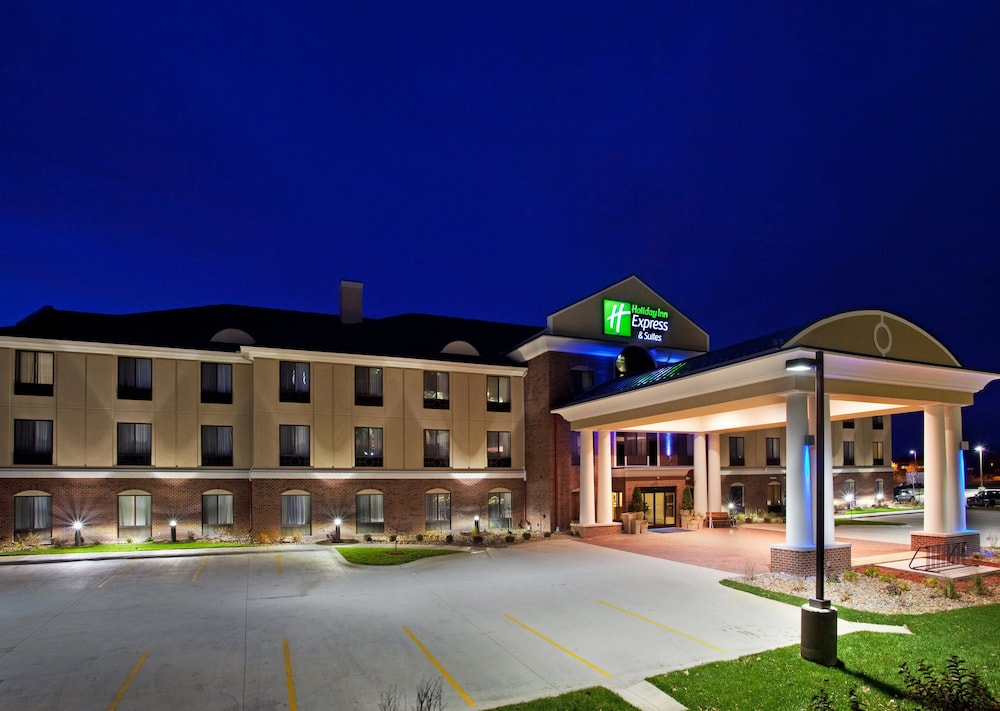 Holiday Inn Express Hotel & Suites East Lansing by IHG - photo 33
