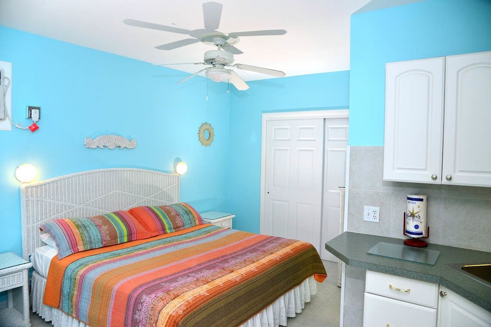 The Palmview and Sandpiper Inns - photo 22