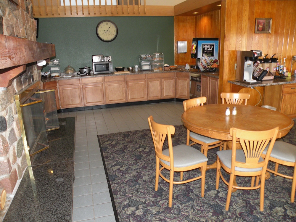 Boarders Inn & Suites by Cobblestone Hotels Ripon - photo 39
