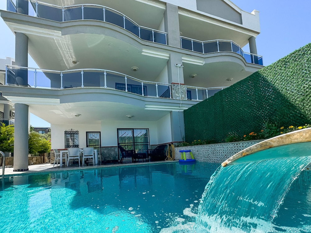 Villa Begonvil — 4-Star Luxury Hotel in Kusadasi, Turkey