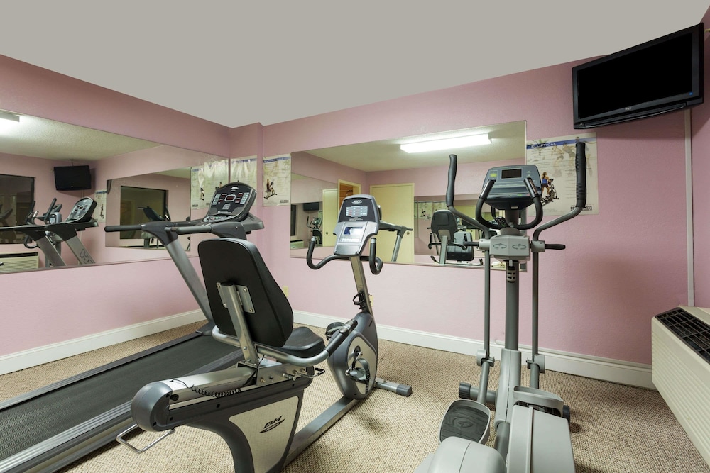 Baymont Inn & Suites Horn Lake Southaven - photo 10