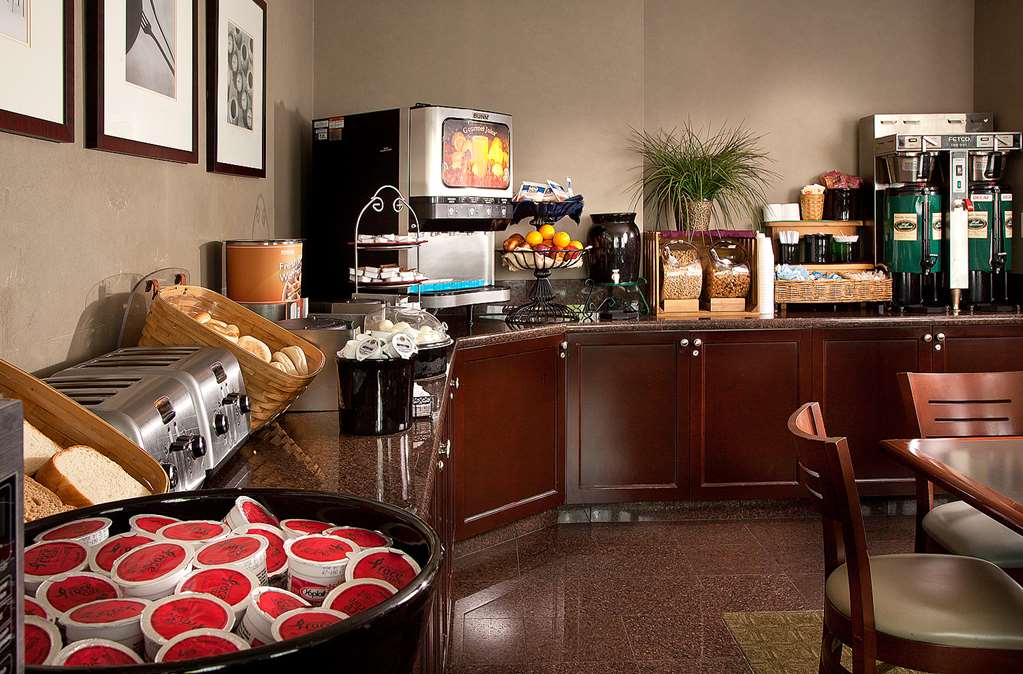 Coast Gateway Hotel - photo 9