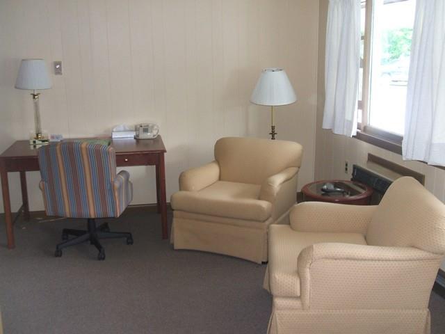 Red Carpet Inn On the Lake - photo 17