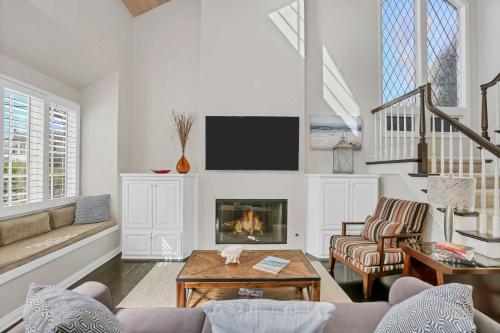 416 Dahlia — 4-Star Luxury Hotel in Newport Beach, United States