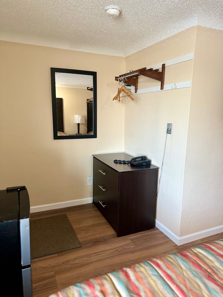 Gratiot View Motel - photo 28