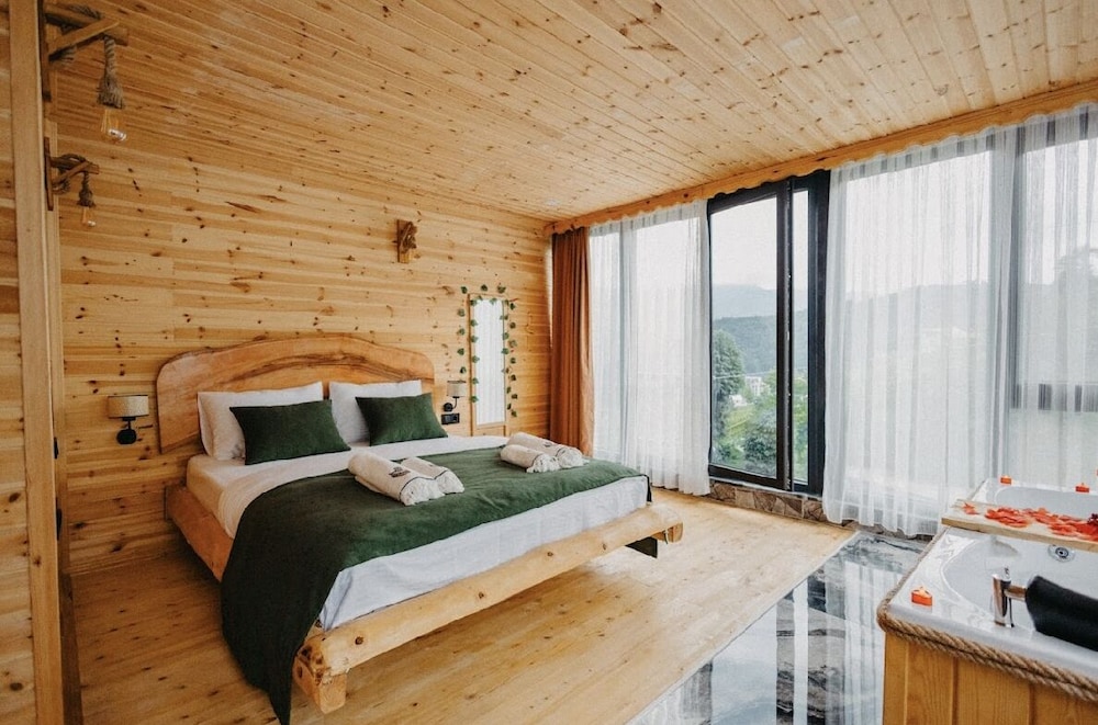 Efedagsuit in Camlihemsin, Turkey