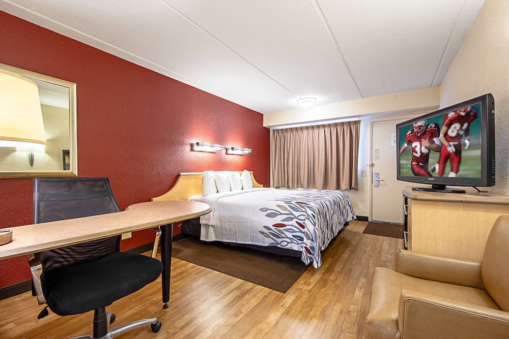 Red Roof Inn Greensboro Coliseum - photo 12