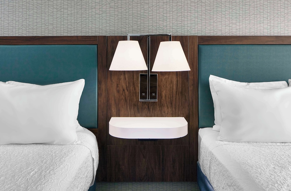 Hampton Inn & Suites Saratoga Springs Downtown - photo 37