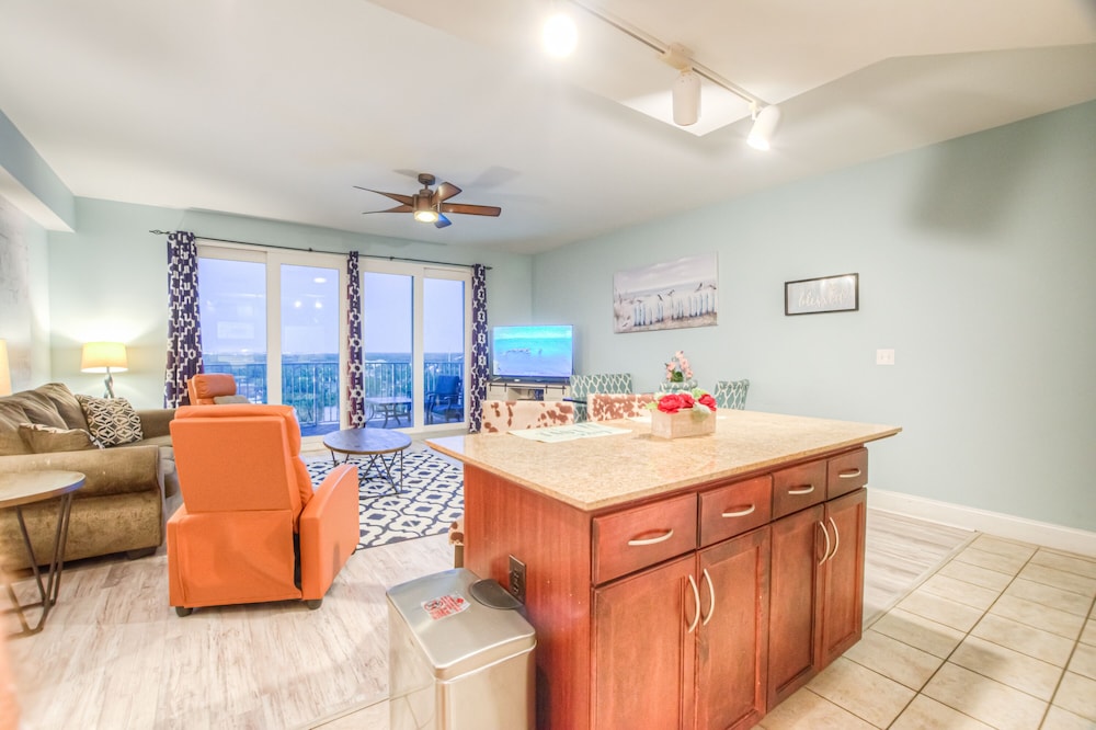 Laketown Wharf Resort by Aneliya's Rentals - photo 569