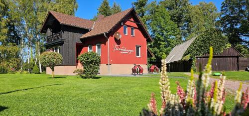 Ferienwohnungen im Landhaus — 4-Star Luxury Hotel in Burg, Germany