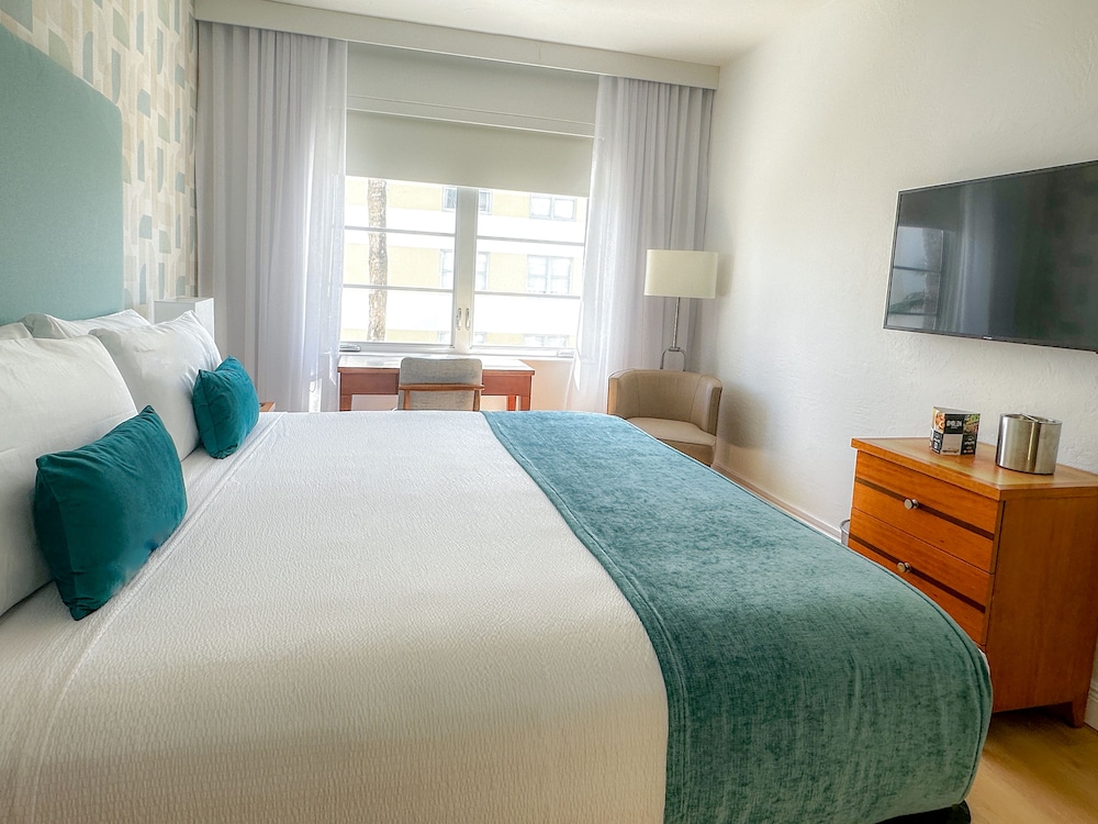 Avalon Hotel - photo 15