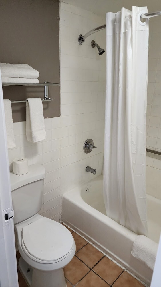 Motel 6 Henderson NV - photo 13
