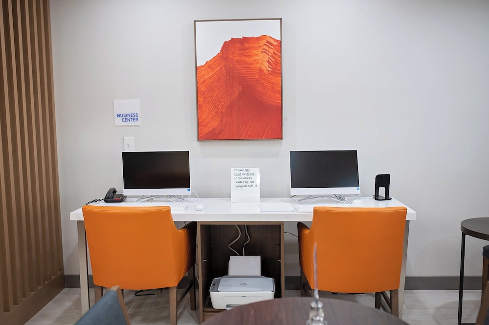 Holiday Inn Express & Suites Center by IHG - photo 45