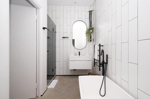 Two Bedroom Apartment with Hot Tub in De Waterkant