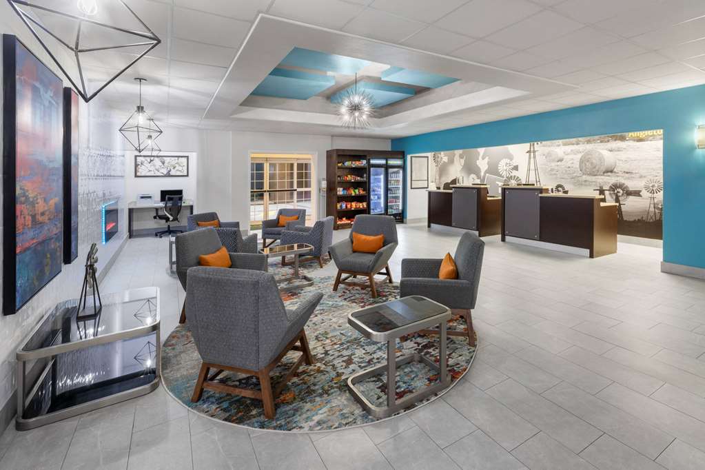 La Quinta Inn & Suites by Wyndham Angleton - photo 9